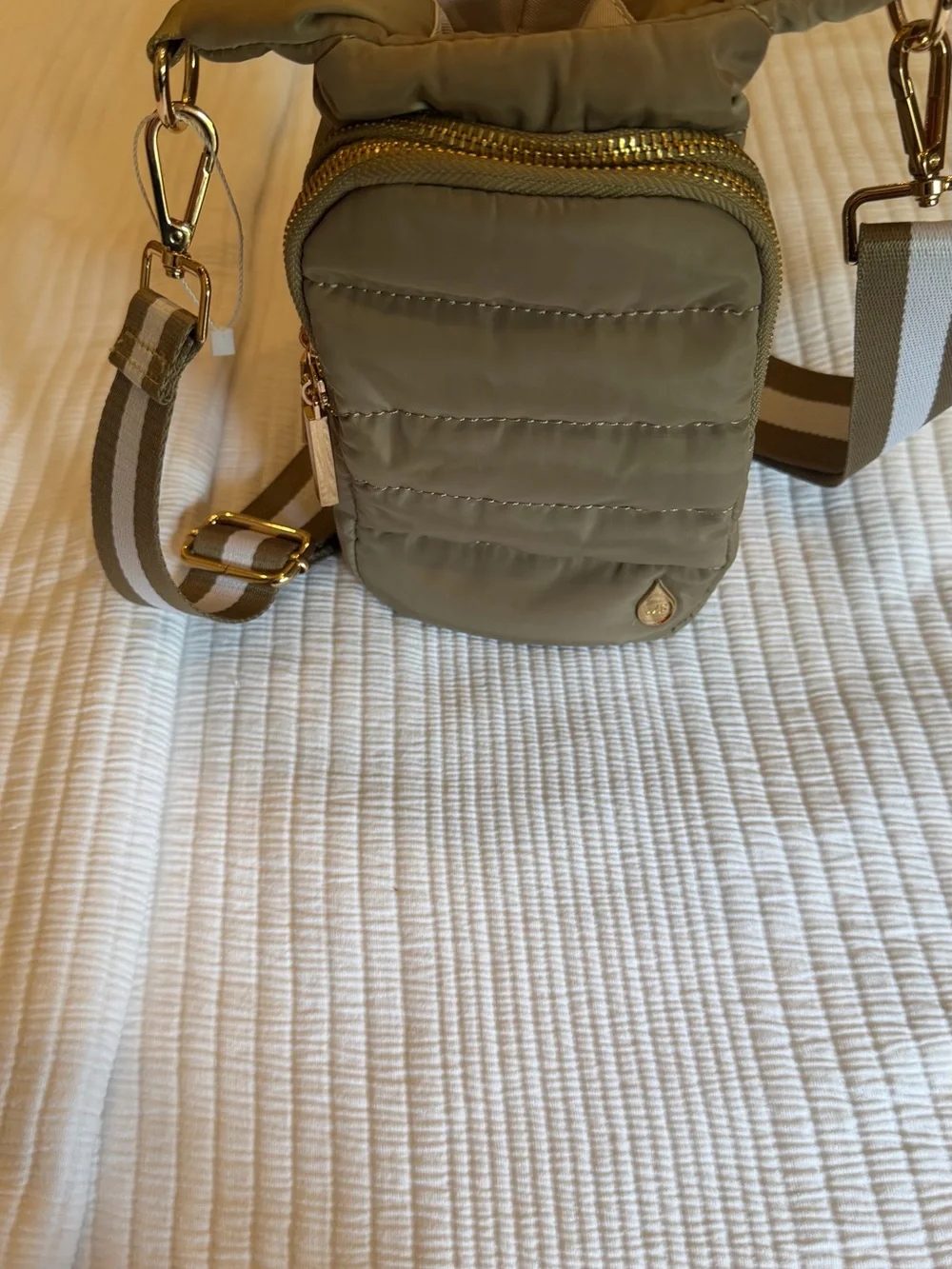 Wonderful Black Quilted Crossbody Phone Bag/ water bottle bag - Picture 2 of 8